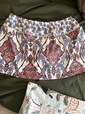 Athleta White Mini Skirt with Pink & Blue Floral Medallion Print